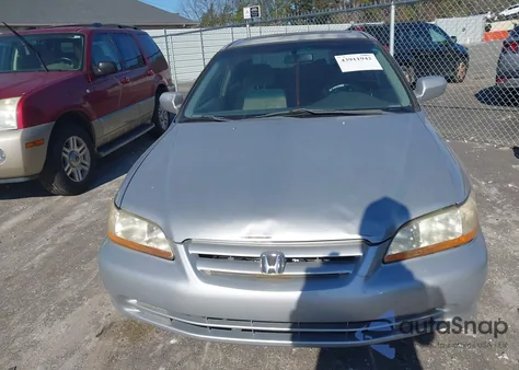 2002 Honda Accord 2.3 Ex из США, поврежденный, VIN 1HGCG56682A097173